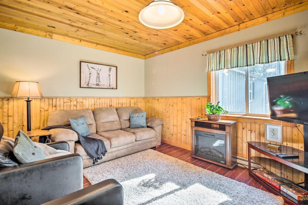 Penrose Home With Covered Deck And Fire Pit! Exterior foto